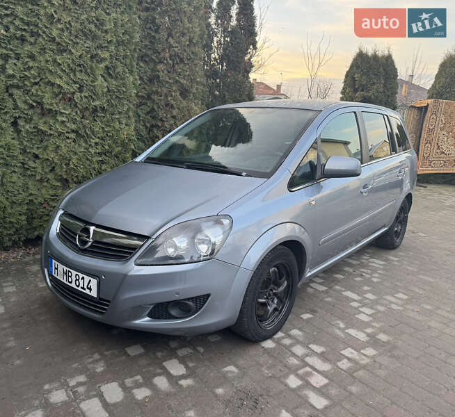 Opel Zafira 2011