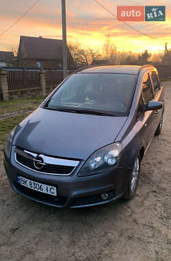 Мінівен Opel Zafira 2005 в Рокитному