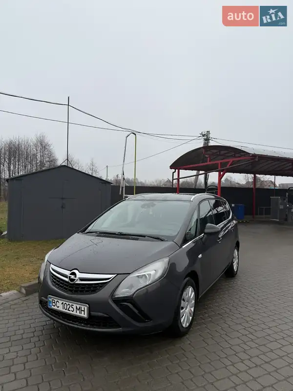 Opel Zafira 2016