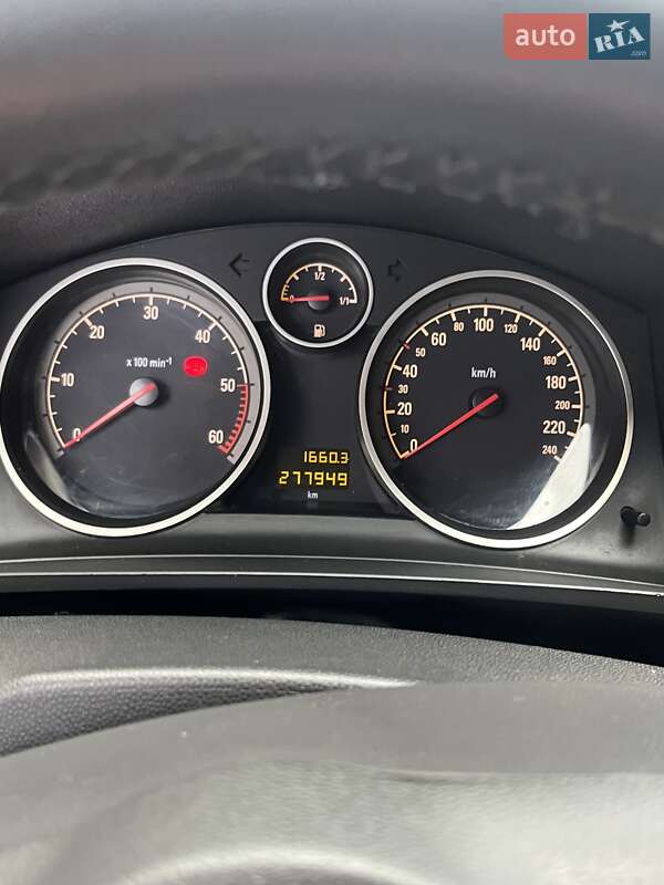 Минивэн Opel Zafira 2009 в Нововолынске