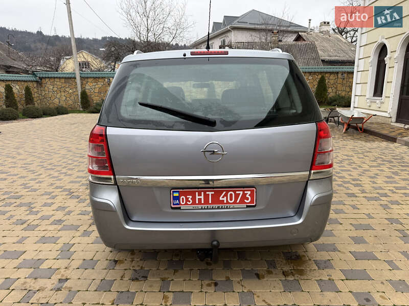 Минивэн Opel Zafira 2009 в Могилев-Подольске
