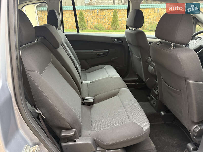 Минивэн Opel Zafira 2009 в Могилев-Подольске