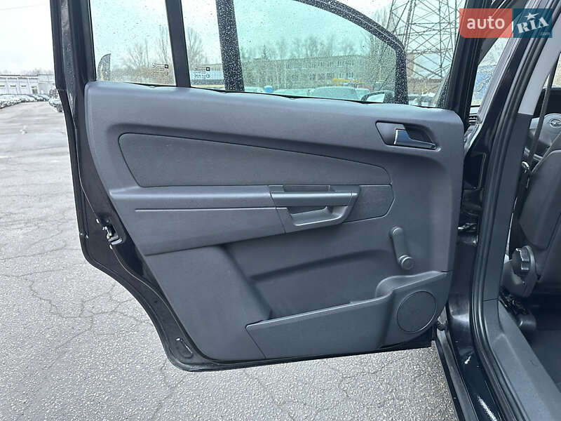 Мінівен Opel Zafira 2010 в Харкові