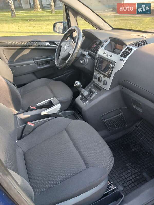 Минивэн Opel Zafira 2009 в Броварах
