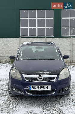 Минивэн Opel Zafira 2008 в Ровно