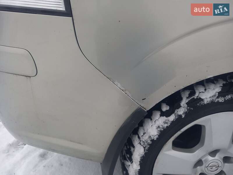 Минивэн Opel Zafira 2005 в Ромнах