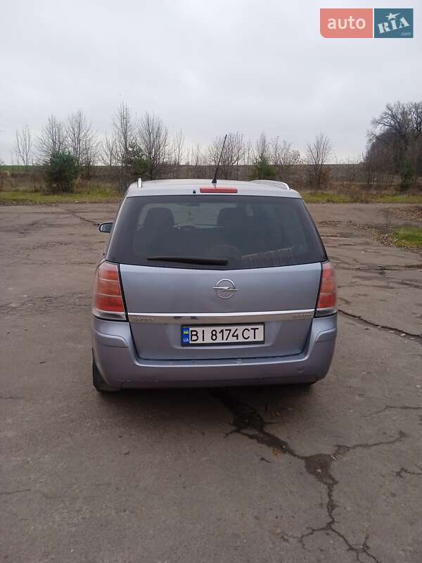 Минивэн Opel Zafira 2007 в Тростянце