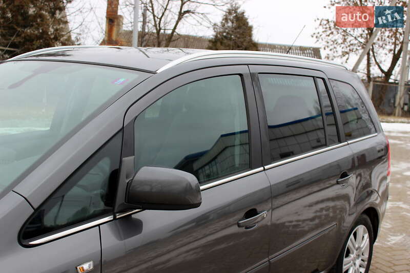 Мінівен Opel Zafira 2010 в Львові