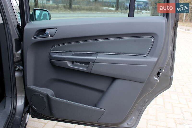 Мінівен Opel Zafira 2010 в Львові