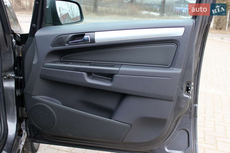 Мінівен Opel Zafira 2010 в Львові