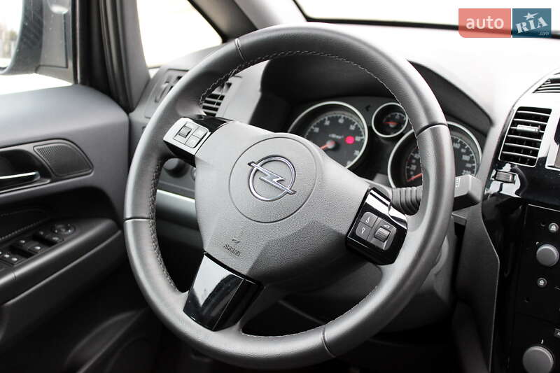 Мінівен Opel Zafira 2010 в Львові