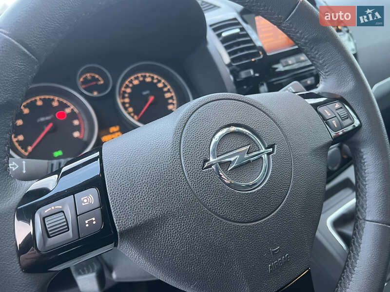 Мінівен Opel Zafira 2013 в Вінниці