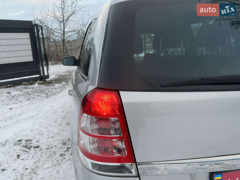 Мінівен Opel Zafira 2013 в Вінниці