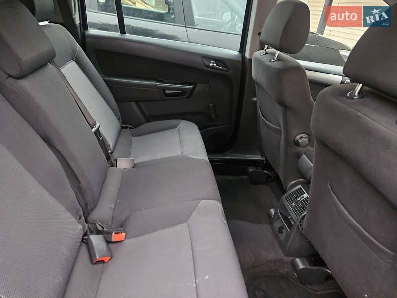 Минивэн Opel Zafira 2010 в Виннице