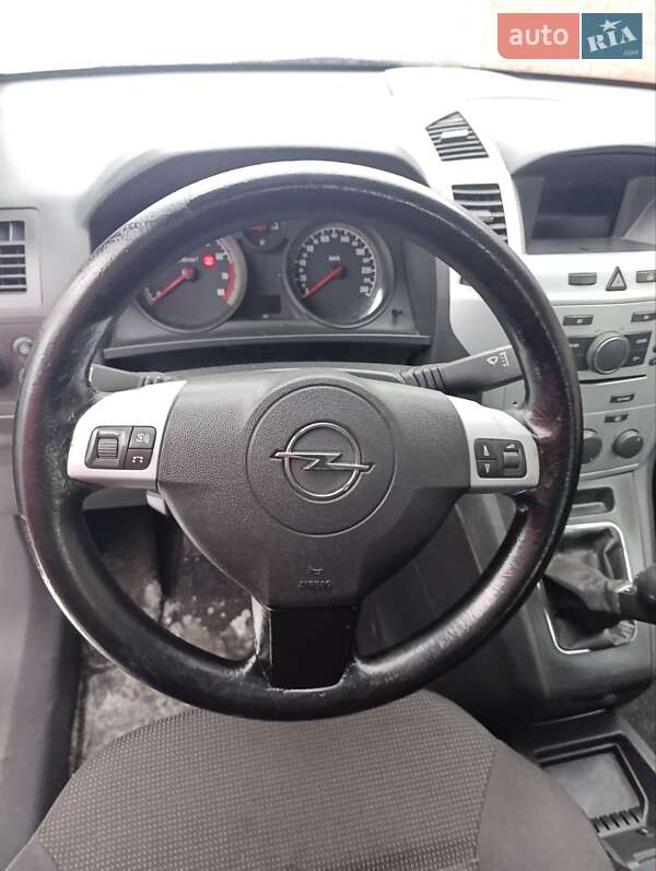 Минивэн Opel Zafira 2009 в Луцке фото 16 Минивэн Opel Zafira 2009 в Луцке