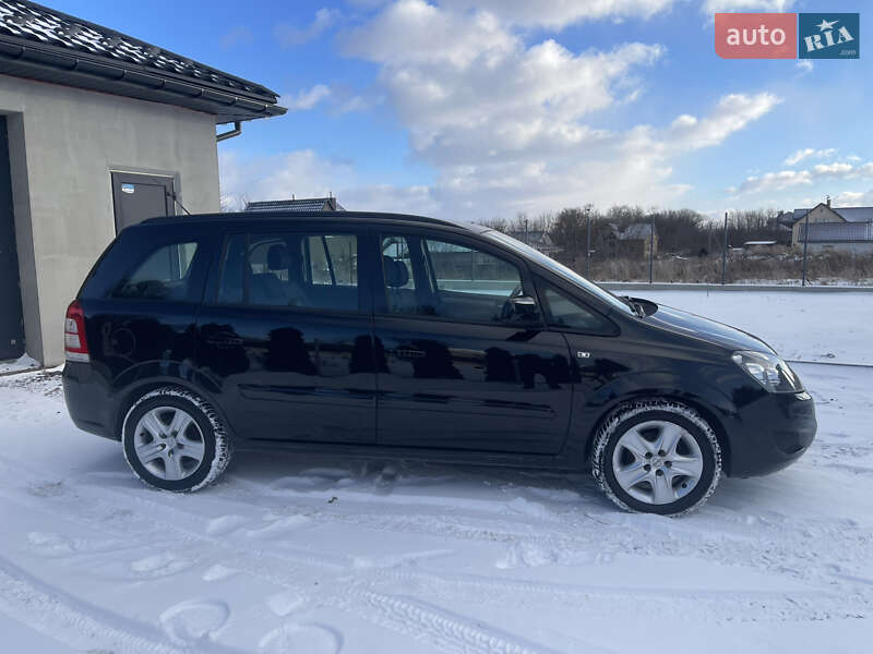 Мінівен Opel Zafira 2013 в Луцьку