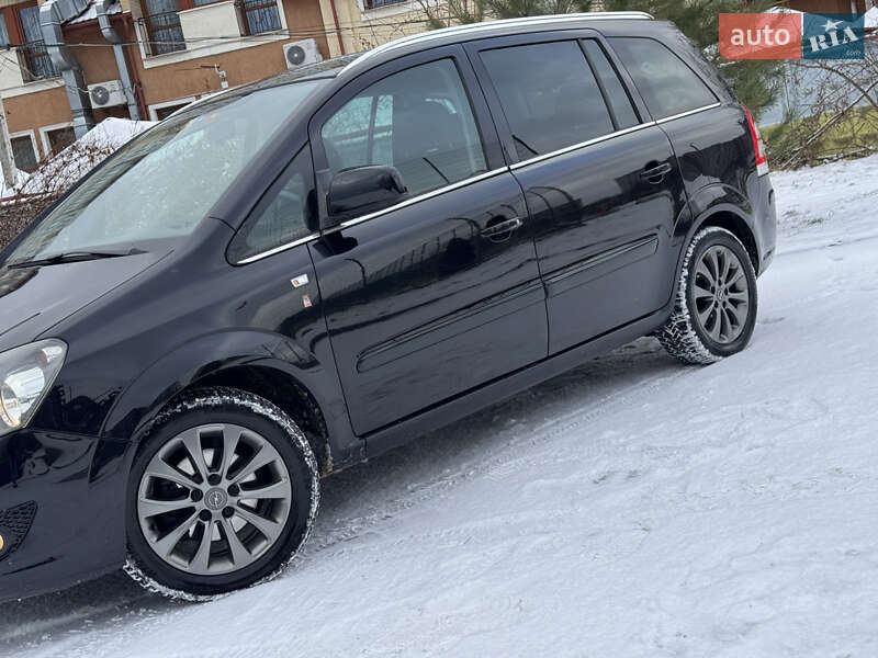 Мінівен Opel Zafira 2011 в Львові