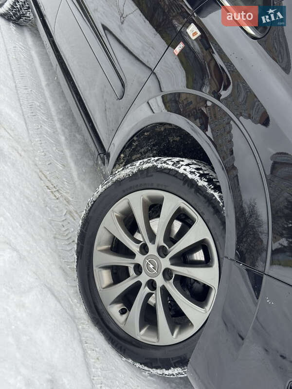 Мінівен Opel Zafira 2011 в Львові