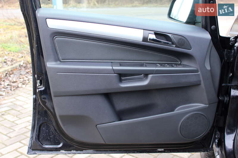 Мінівен Opel Zafira 2011 в Самборі