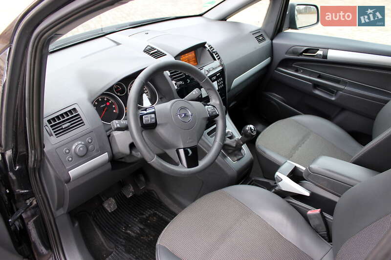 Мінівен Opel Zafira 2011 в Самборі