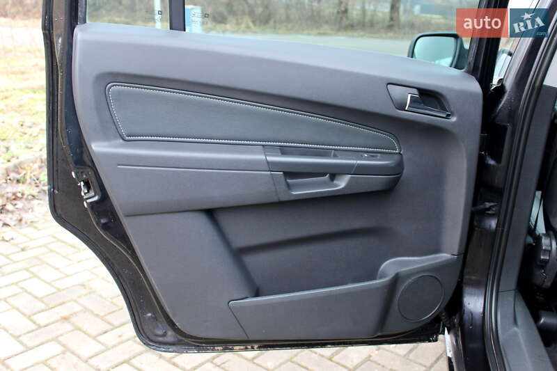 Мінівен Opel Zafira 2011 в Самборі