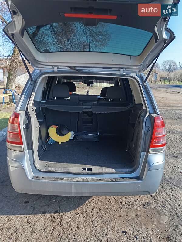 Мінівен Opel Zafira 2010 в Львові