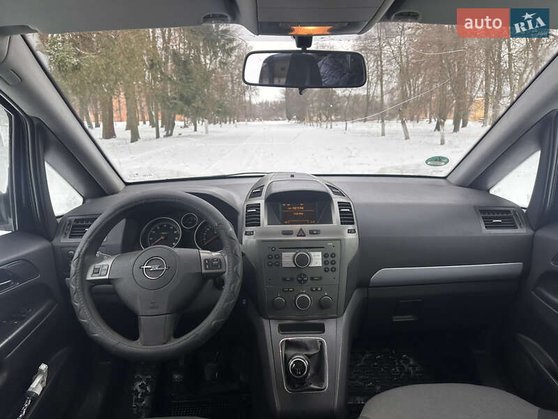Минивэн Opel Zafira 2006 в Бобровице