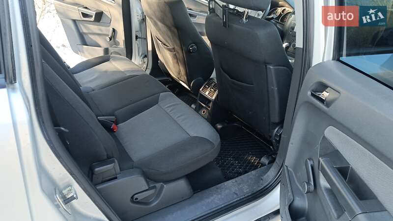 Мінівен Opel Zafira 2005 в Острозі