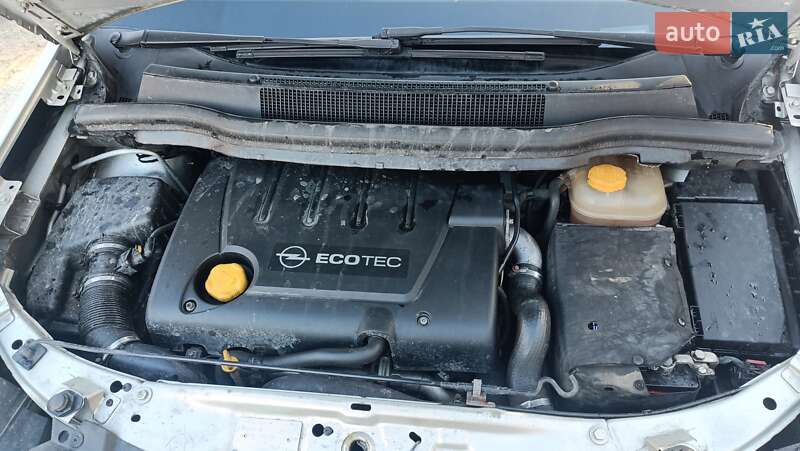 Мінівен Opel Zafira 2005 в Острозі