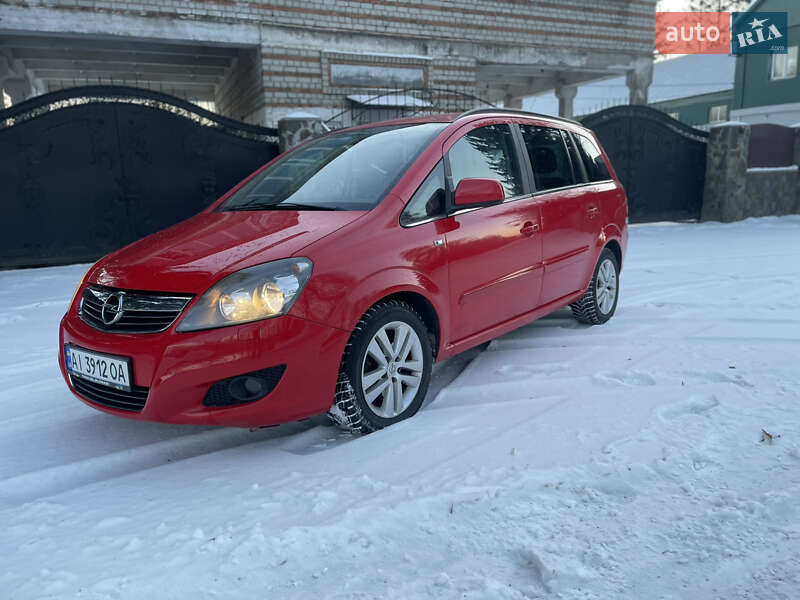 Мінівен Opel Zafira 2011 в Радомишлі
