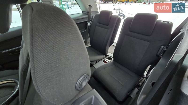 Мінівен Opel Zafira 2009 в Дніпрі