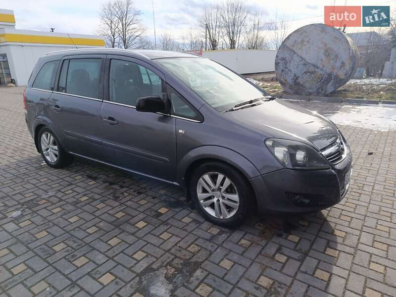 Мінівен Opel Zafira 2010 в Коломиї