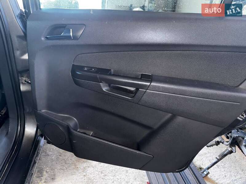 Мінівен Opel Zafira 2010 в Коломиї