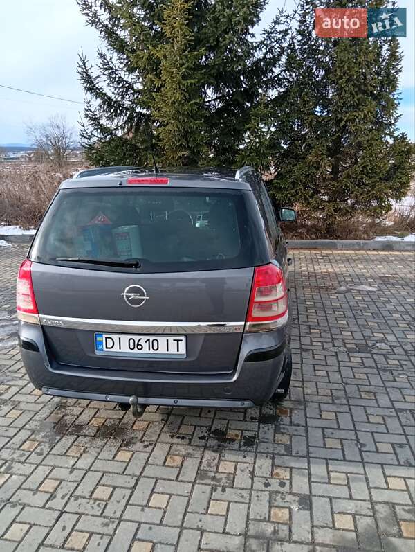 Мінівен Opel Zafira 2010 в Коломиї
