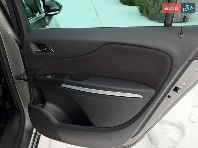 Мінівен Opel Zafira 2017 в Луцьку