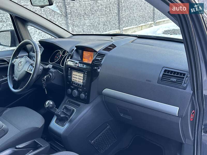 Мінівен Opel Zafira 2014 в Рівному