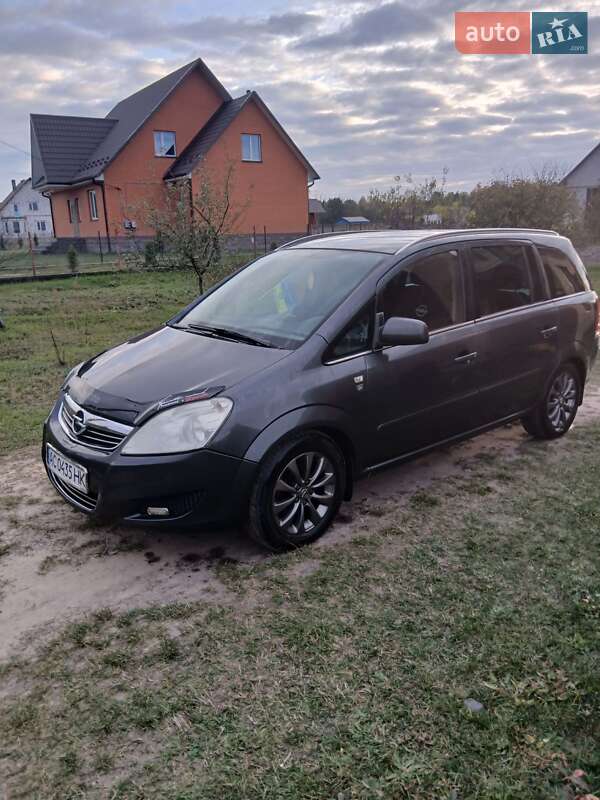 Opel Zafira 2010 Opel Zafira 2010