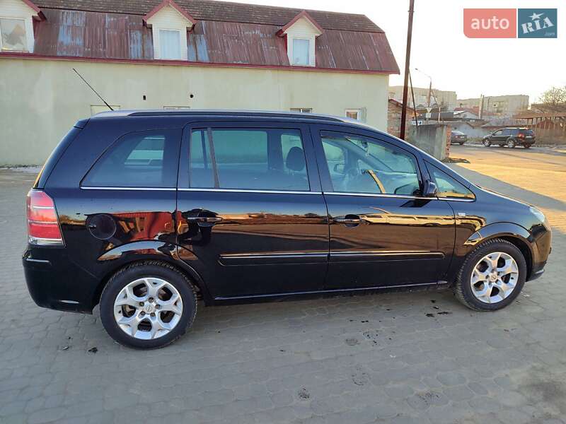 Минивэн Opel Zafira 2005 в Дрогобыче