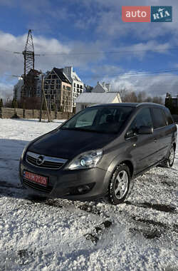 Минивэн Opel Zafira 2009 в Белогородке