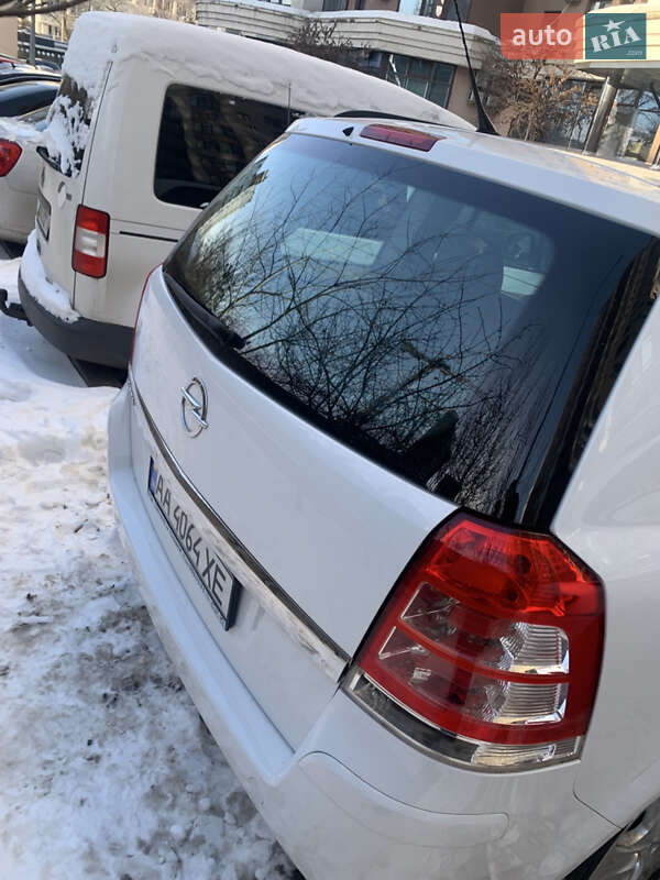 Минивэн Opel Zafira 2013 в Киеве фото 11 Минивэн Opel Zafira 2013 в Киеве