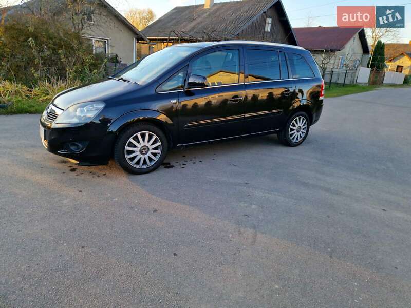 Мінівен Opel Zafira 2012 в Коломиї фото 4 Мінівен Opel Zafira 2012 в Коломиї