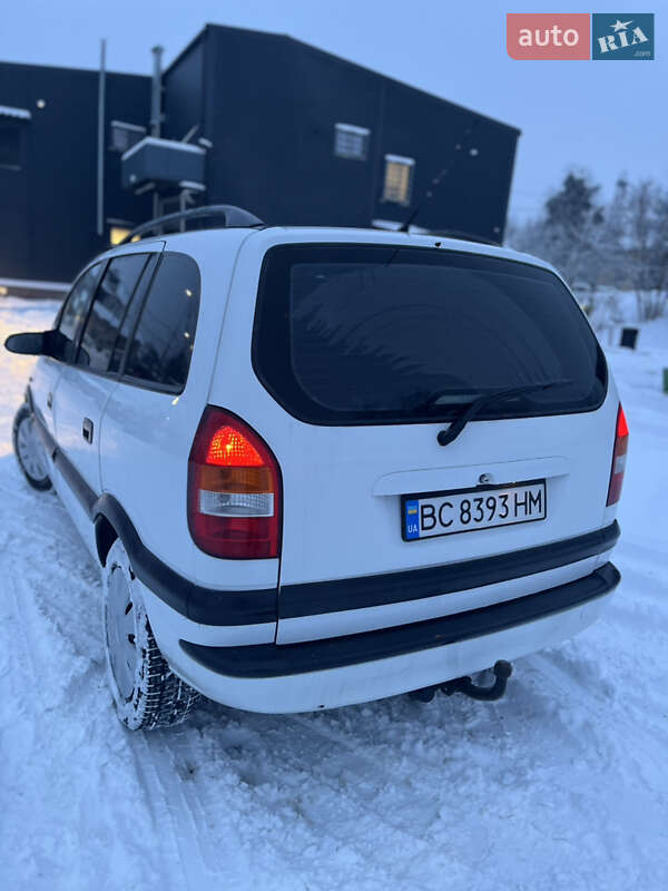 Минивэн Opel Zafira 2001 в Стрые