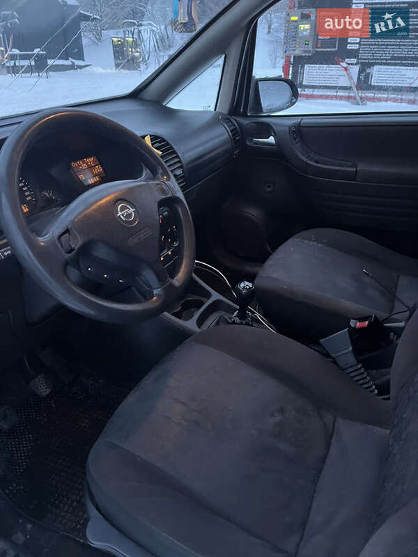 Минивэн Opel Zafira 2001 в Стрые