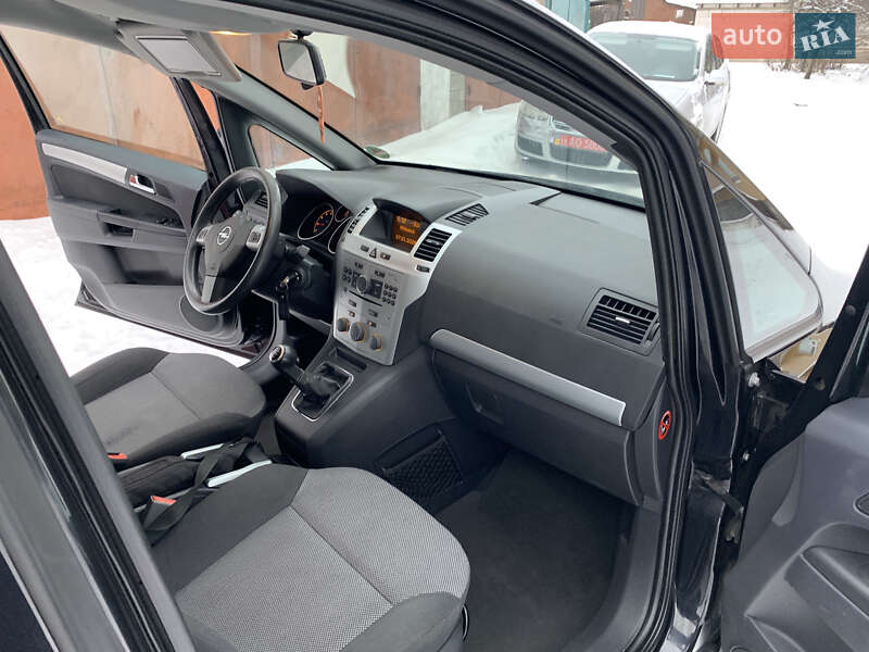 Мінівен Opel Zafira 2009 в Сарнах