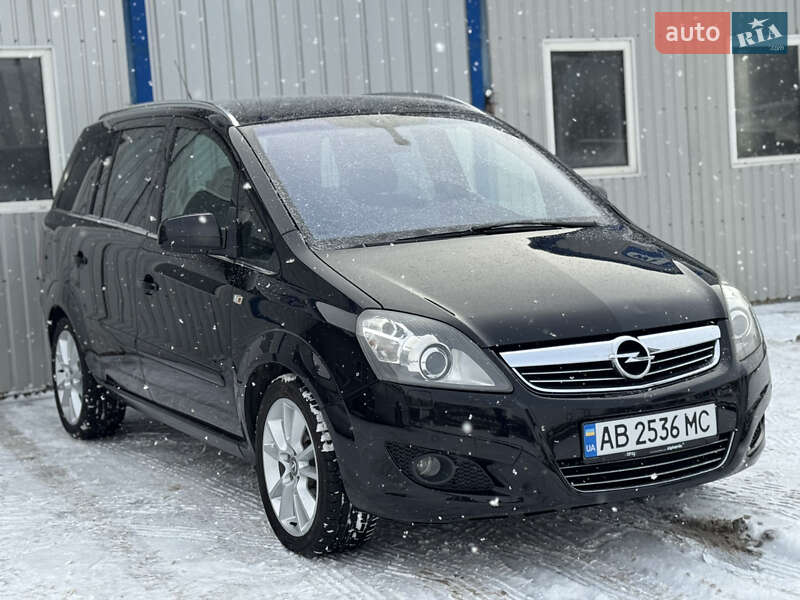 Минивэн Opel Zafira 2010 в Виннице