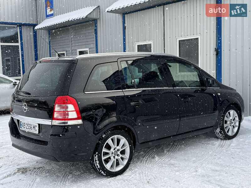 Минивэн Opel Zafira 2010 в Виннице