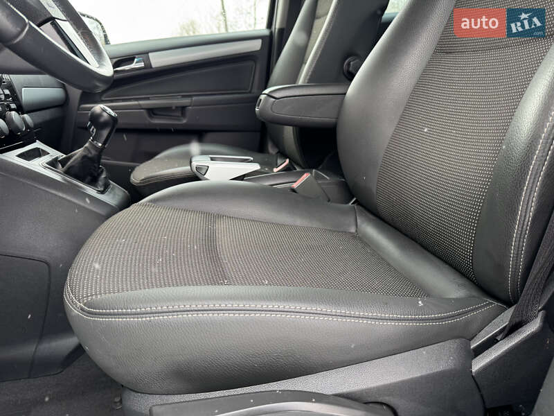 Минивэн Opel Zafira 2010 в Виннице