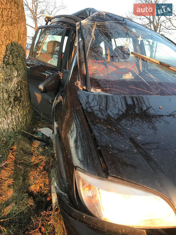 Мінівен Opel Zafira 2001 в Чернівцях фото 4 Мінівен Opel Zafira 2001 в Чернівцях