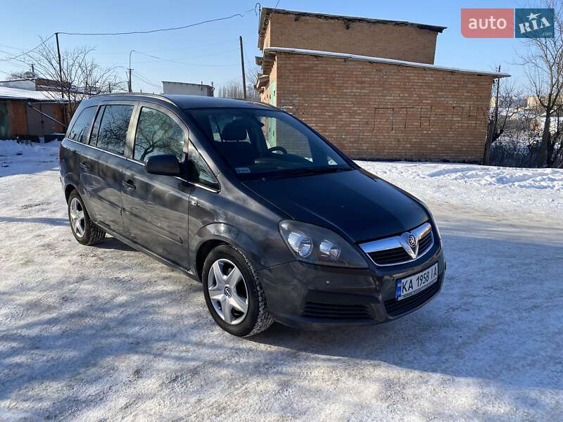 Минивэн Opel Zafira 2010 в Калиновке