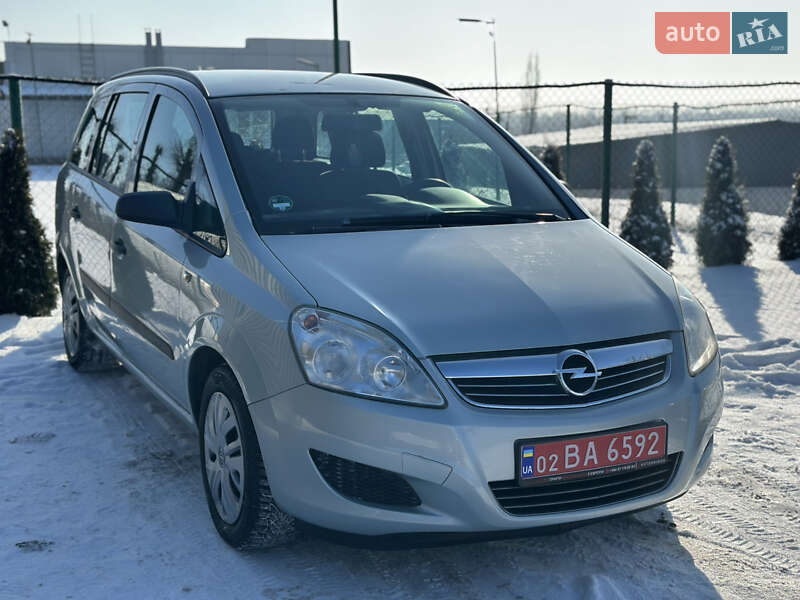 Минивэн Opel Zafira 2009 в Виннице
